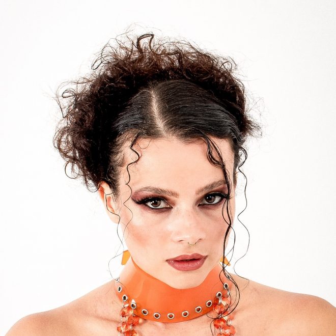 Laura Korinth – artist of many dimensions: hybrid producer, singer, author, archivist.
